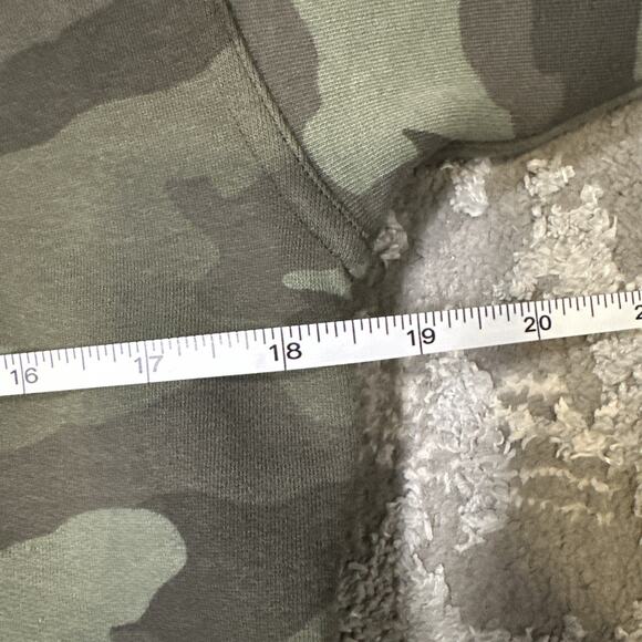 Lululemon All Yours Crew Fleece Pullover Sweatshirt Womens Sz 4 Green Camouflage - Picture 4 of 6